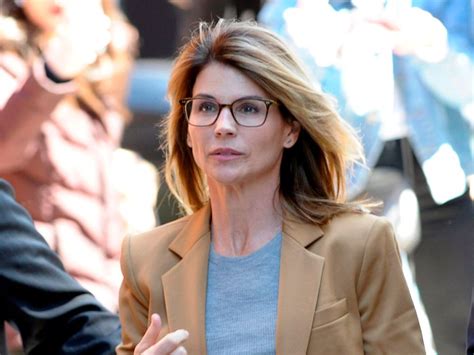 u s college admissions scandal actor lori loughlin and husband to plead guilty national post