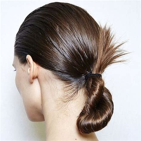 20 Quick And Easy Work Appropriate Hairstyles Work Hairstyles Damp