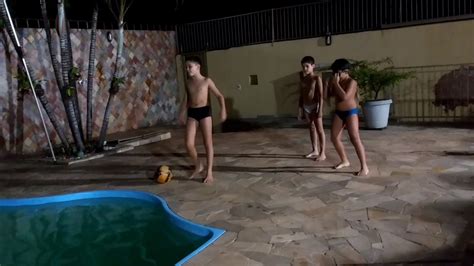 Desafio da piscina de espuma 2/2. Desafio na piscina comédia - YouTube