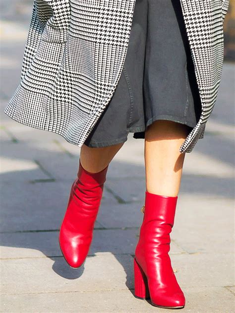 These Boot Styles Are Out According To Experts Trending Boots Fall Boot Trend Boots