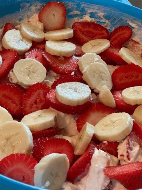 Strawberry Banana Cheesecake Salad Easy Recipes