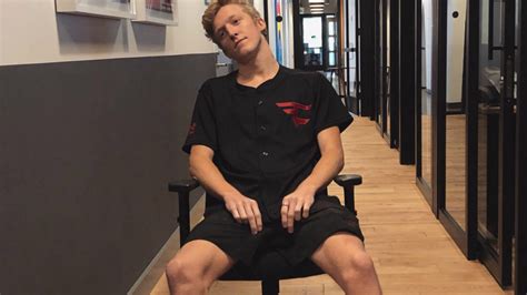 Heres Why Tfue Finally Bought His First Skin Dot Esports