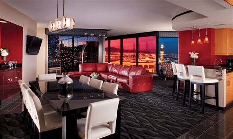 There are 152 two bedroom suites in las vegas. Review: Hilton Elara Las Vegas Suites - The Best Kept ...