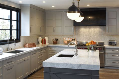 5 Design Ideas For Showcasing Your Grey Kitchen Cabinets