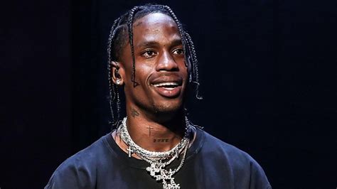The rapper raised eyebrows when he called kylie his wifey at a new york gala, where the trio posed for a family portrait. Travis Scott : non, il n'est pas mort
