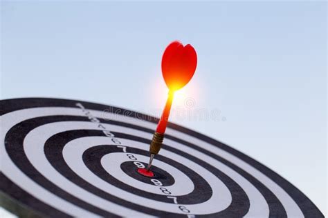 Red Dart Target Arrow Hitting On Bullseye Withtarget Marketing Stock