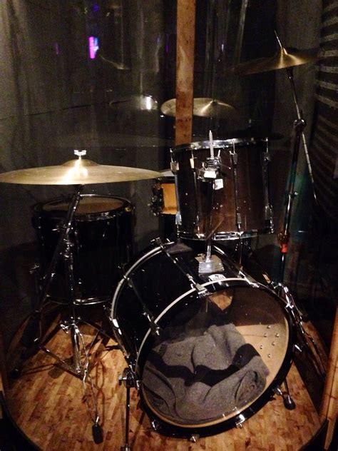 Dave Grohl's original Nirvana kit. | Dave grohl, Drum set, Drums