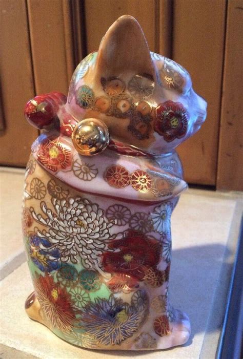 Vintage Kutani Maneki Neko Good Luck Beckoning Cat Moriage Hand Painted