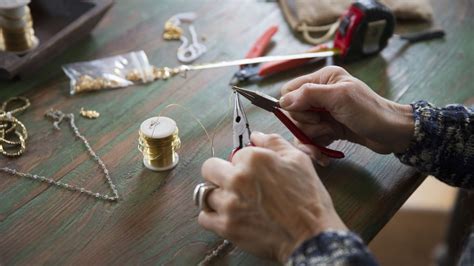 jewelry-making-workshop-canvas