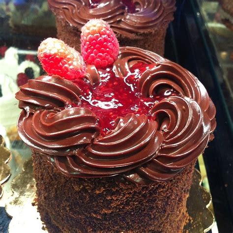 Using fresh and organic ingredients, whole foods cakes taste a level above many other bakeries. Whole Foods Bakery | Products | Pictures | and Order ...