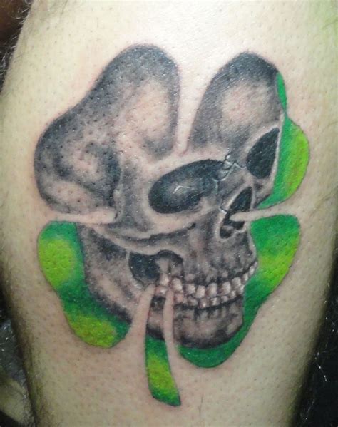 Https://tommynaija.com/tattoo/clover Skull Tattoo Design