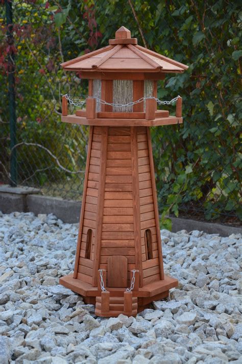 Instructions on how to build wooden yard and garden lighthouses. Moje Miniaturowe Światy: Ogrodowa latarnia morska ze światłem nawigacyjnym