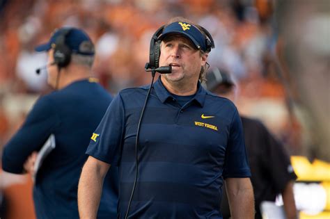 Amway Coachs Call Of The Year West Virginias Dana Holgorsen Takes Home Award Werner Teal