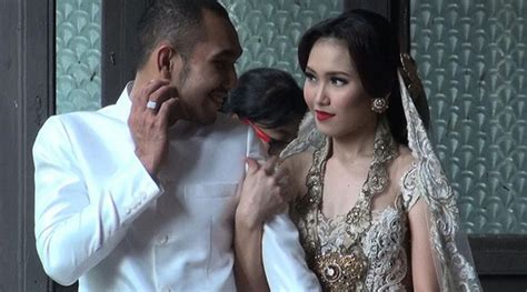 Inilah 5 Artis Indonesia Dengan Pernikahan Tersingkat Bahkan Ada Yang