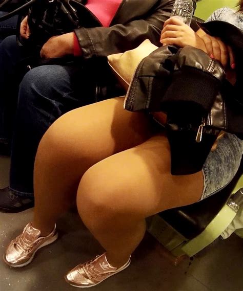 Candid Public Legs Curvy Legs On Metro