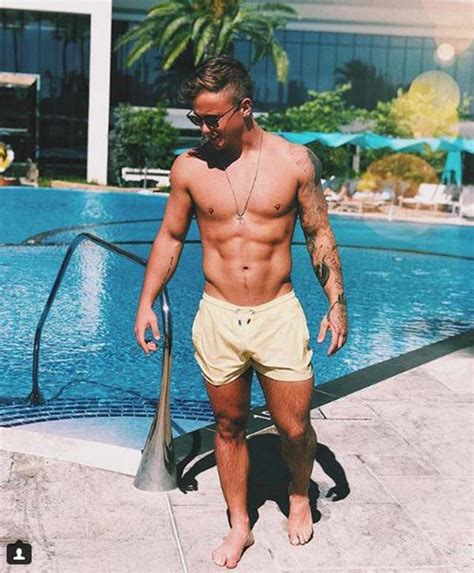 X Factor S Sam Callahan Strips Completely Naked For Australian Holiday Snap Attitude