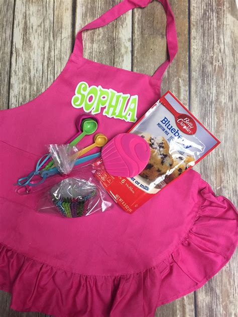 Every kid loves to see their name in print on their very own personalized gifts. Personalized kids apron, Personalized kids gifts, Cooking ...