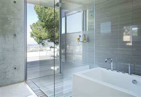 Glass shower doors are fast turning out to be very popular choice when it comes to designing a smart, sleek and functional contemporary bathroom that fits in seamlessly with the modern theme of the rest of the home. Different Types of Shower Door Designs