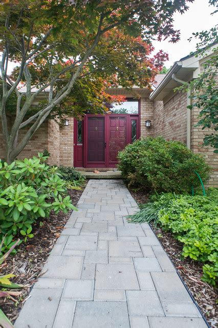 Are there any paver walkways that are wheelchair accessible? Modern Paver Front Entrance Walkway - Contemporary ...