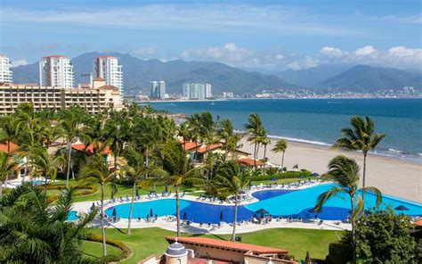 Puerto vallarta, mexico can trace its history back to the 1600s when spanish conquistadors explored the coast. Amazing Puerto Vallarta All-inclusive Resorts | Travel ...