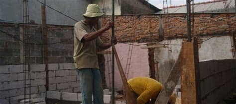 Desain rumah atap datar sederhana. Tips Membangun Rumah Biaya Murah Menggunakan Jasa ...