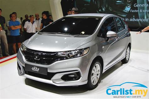 Honda jazz is a 5 seater hatchback car available at a price range of rs. New 2017 Honda Jazz Facelift Makes Global Debut In ...