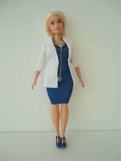 Barbie Career Doctor Bd2018 Asstdvf50 Fxp00 Barbie Fashion Barbie Holiday Barbie Dolls