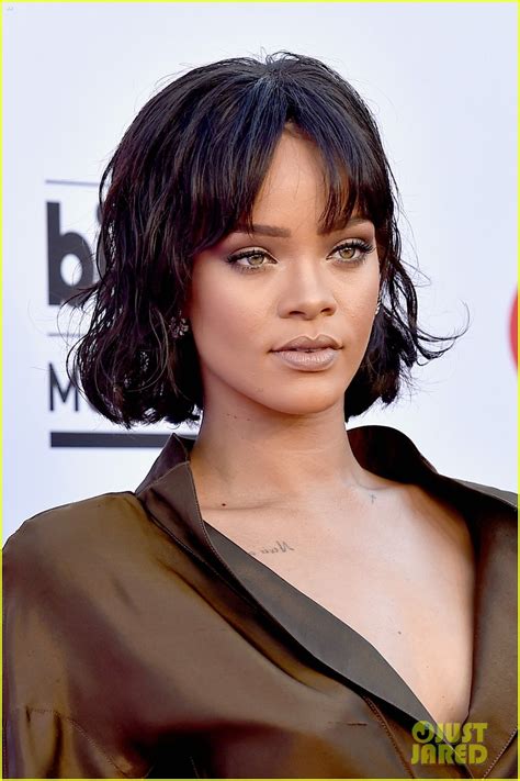 Rihanna Goes Vintage For Billboard Music Awards 2016 Photo 3663304