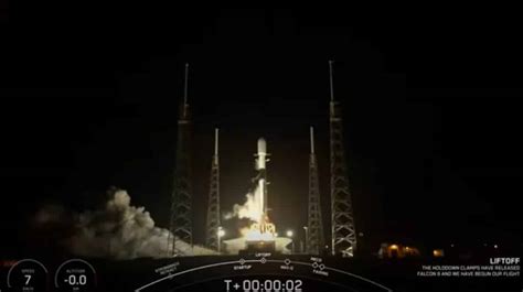 spacex vient de lancer les premiers satellites starlink de 2ème génération