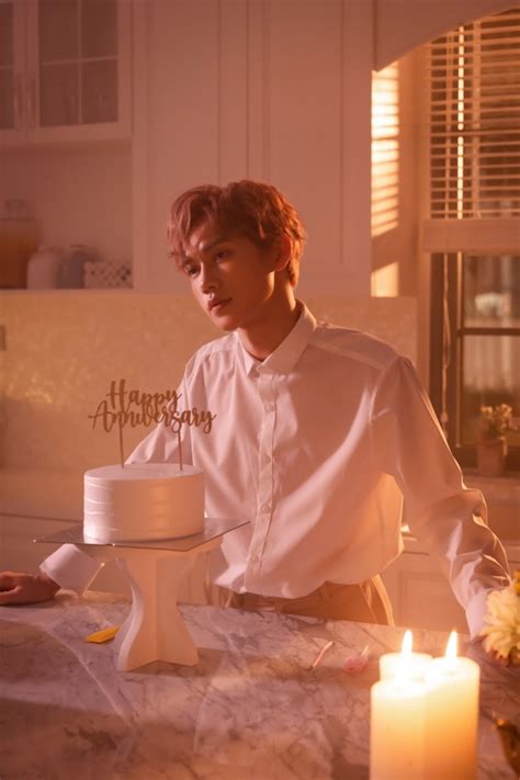 Tập mới nhất của cặp đôi cạp đi đón chào sự trở lại của chàng ca sĩ điển trai jsol cùng sự xuất hiện lần đầu của nữ ca sĩ cara với những tình huống hài hước. Jsol chứng minh "đẹp trai không bằng chai mặt" trong MV ...