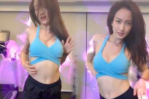 แต้ว ณฐพร โพสต์คลิปตัวเองเต้นในเพลง pretty savage ศิลปิน blackpink ซึ่งครั้งนี้สาวแต้วโชว์ลีลาแดนซ์แซ่บมาก ทำเอาแฟนๆ แห่ชมความปัง ให้คะแนนเต็มสิบไม่หัก เมินดราม่า "แต้ว ณฐพร" ปล่อยคลิปเต้นล่าสุดแซ่บกว่าเดิมหนัก ...