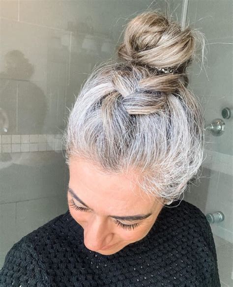Gorgeous Gray Hair Styles To Try While Transitioning To Gray Hair