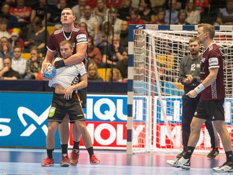 Marlene zapf hat bisher 82 spiele für deutschland absolviert, dabei 182 tore gemachtfoto: Handball EM: Deutschland - Lettland: 2,15-Meter-Hüne ...