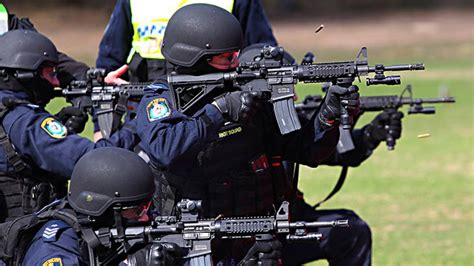 Video Police Now Armed With M4 Semi Automatic Rifles