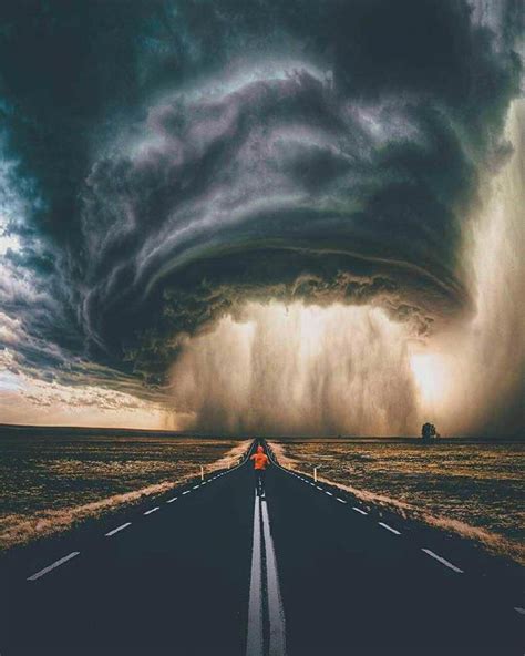 A Supercell Thunderstorm Rolls Across The Montana Prairie At Sunset 9gag