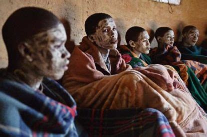 Des Camps De Circoncision Font Victimes En Afrique Du Sud BX