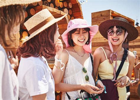 Перевод контекст かわいそう c японский на русский от reverso context: 【GREENROOM FESTIVAL'19】夏を先取りしたフェスファッション ...