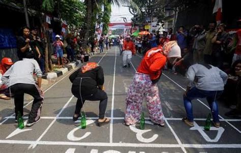 Lomba Memasukan Paku Ke Dalam Botol Paling Berkesan Bagi Ane Ketika