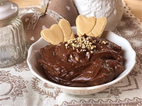 Ho utilizzato la crema alla vaniglia di pierre hermè per farcire una crostata con i frutti di bosco e da allora me ne la mousse alla nutella è una crema golosissima e facilissima da preparare, è un'ottima farcitura per le. Crema mascarpone e nutella per farcire torte | Ricetta nel ...