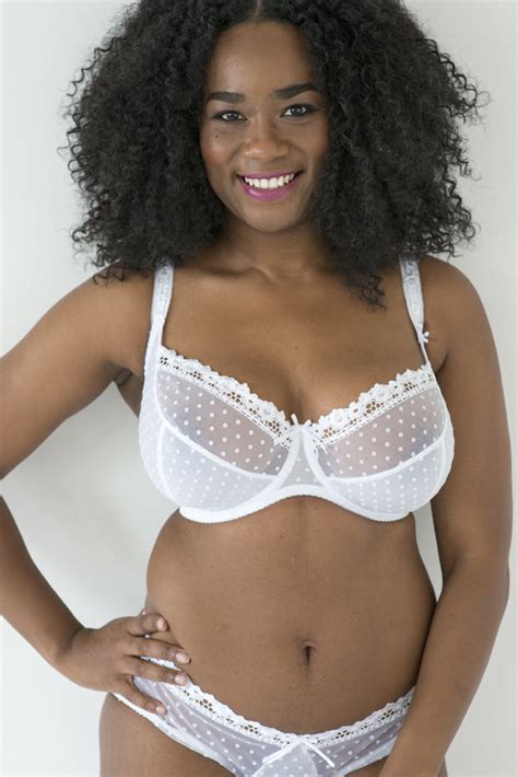 Star In A Bra Plus Size Beauties Strip Off To Become New Face And