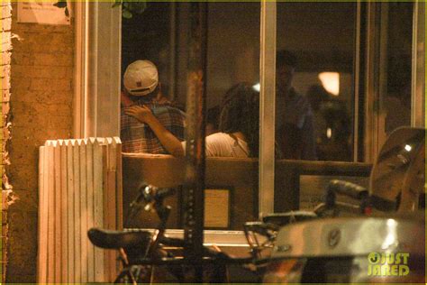 Ashton Kutcher Mila Kunis Kissing Dinner Date Photo
