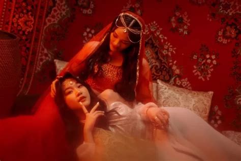 JKT48 Tampil Nakal Dan Menggoda Lewat Special Performance Benang Sari