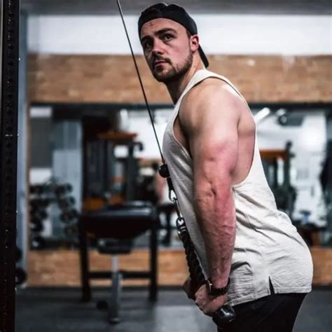De Beste Biceps Oefeningen Voor Gespierde Biceps Victor Mooren Hot