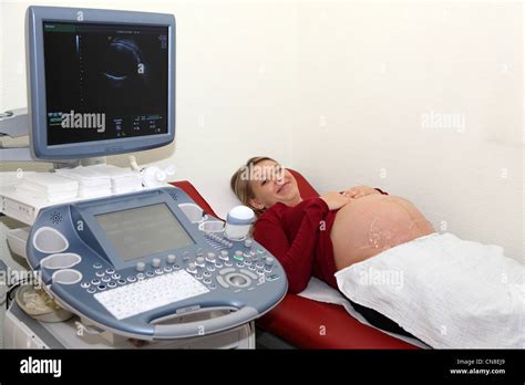 Prenatal Scan Hi Res Stock Photography And Images Alamy