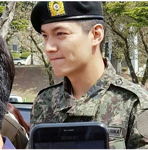 Lee began his mandatory service on may 12, 2017, at suseo social welfare centre in gangnam district office as a public service officer. Pin by iRina Tcoy on Lee Min Ho | Lee min ho, Korean ...