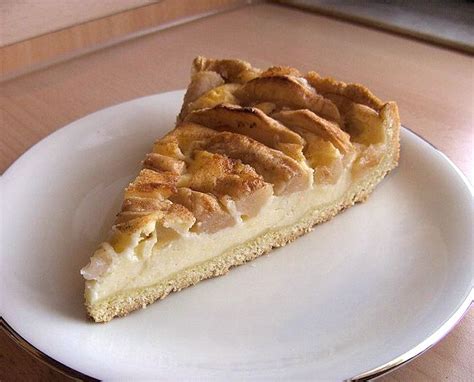 Dünn mit einem sieb kakaopulver oder noch dünner zimt über die sahne streuen. Apfel quark sahne kuchen recipe