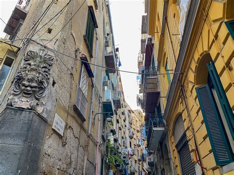 Cosa Vedere Nei Quartieri Spagnoli Di Napoli World Trips