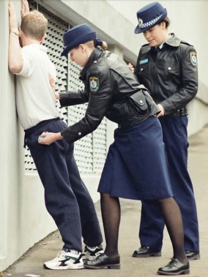 Pin By Peter Eklund On Bilder In 2022 Police Women Military Women