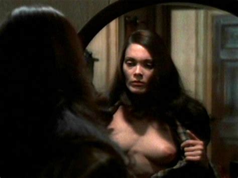 Martine Beswick nude pics página 2