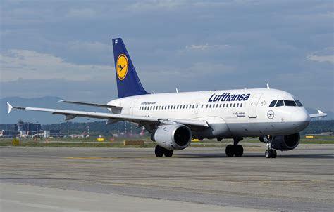 Airbus A319 100 Lufthansa Photos And Description Of The Plane